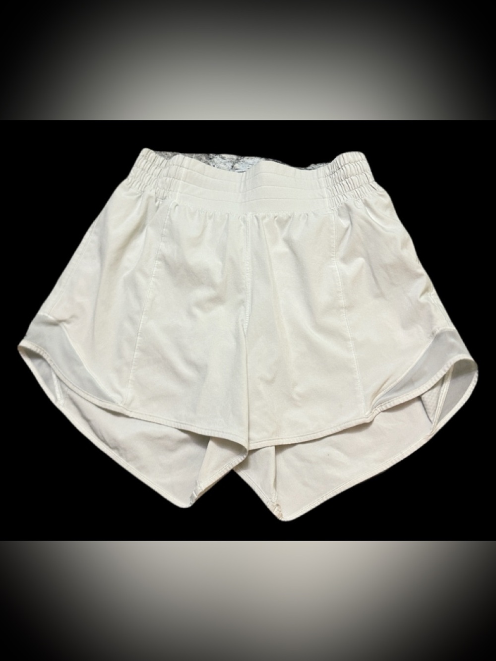 lululemon athletica Cream Athletic Shorts with Elastic Waistband size 6